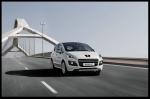 Peugeot 3008 HYbrid4 2010 года